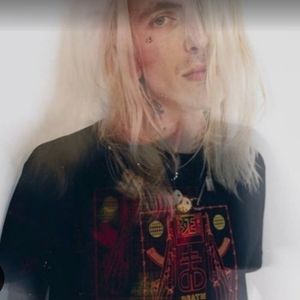 DropDead 'Takes No Bribes' Oversized Short Sleeve